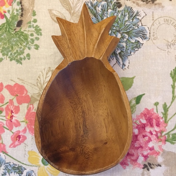 Vintage Other - HP🥳 Hand carved wooden pineapple dish